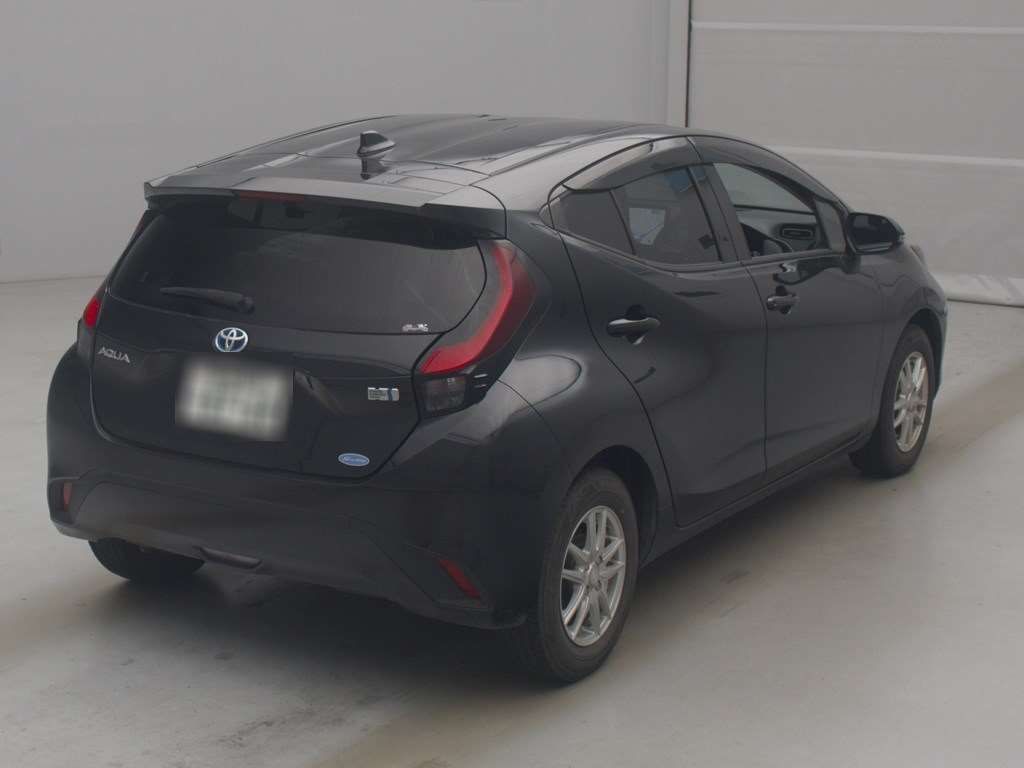 2022 Toyota Aqua Z auction photo 2