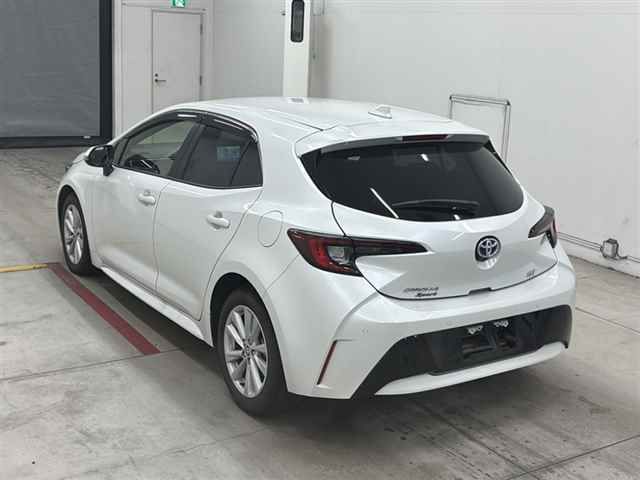 2023 Toyota Corolla Sport ハイブリッドG auction photo 2