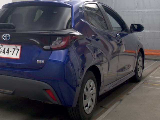 2021 Toyota Yaris Hybrid X auction photo 5