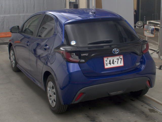 2021 Toyota Yaris Hybrid X auction photo 2