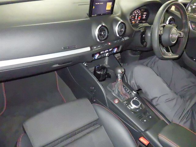 2019 Audi S3 Sedan ベースグレード 4WD auction photo 3
