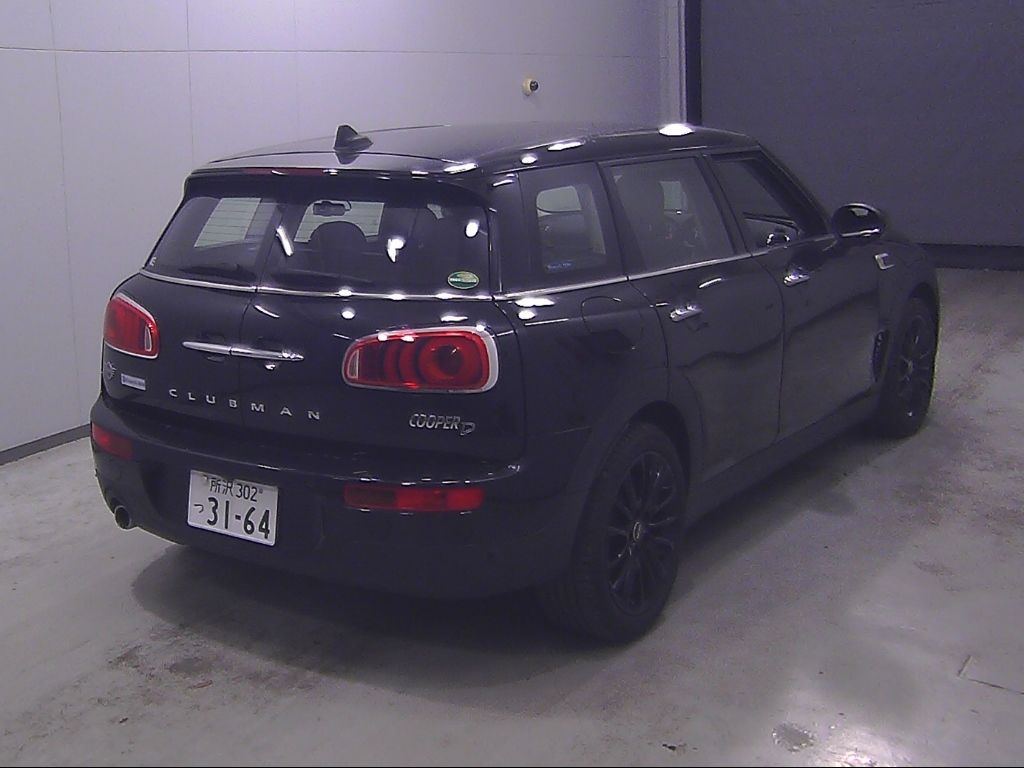 2019 MINI ミニクラブマン 5D Cooper D auction photo 2