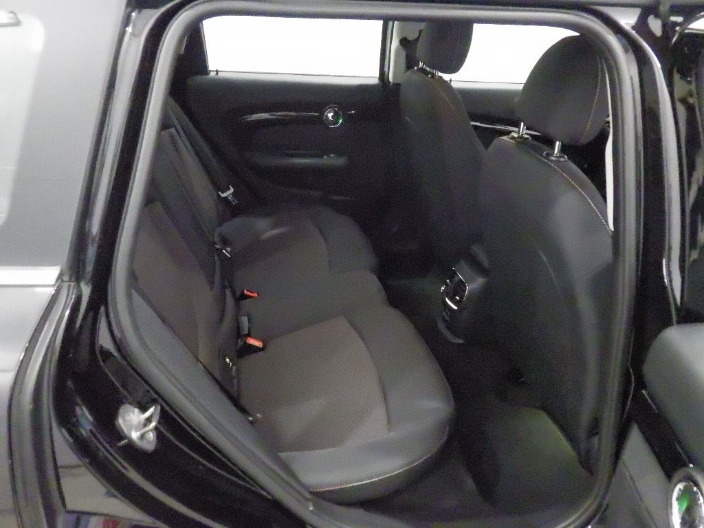2019 MINI ミニクラブマン 5D Cooper D auction photo 7
