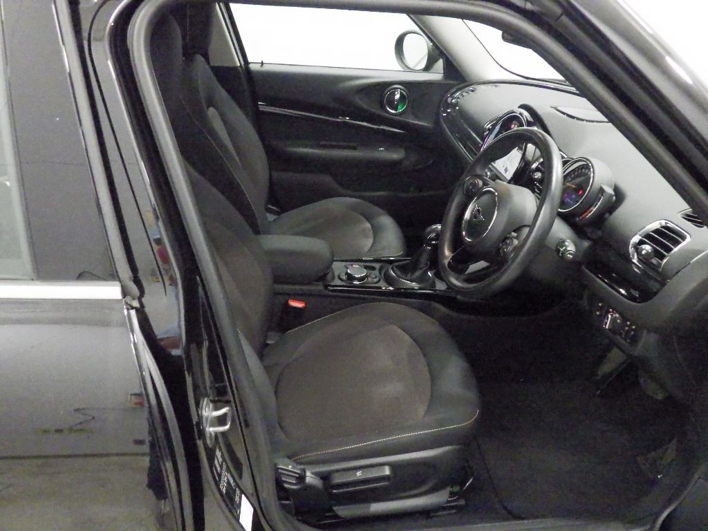 2019 MINI ミニクラブマン 5D Cooper D auction photo 6