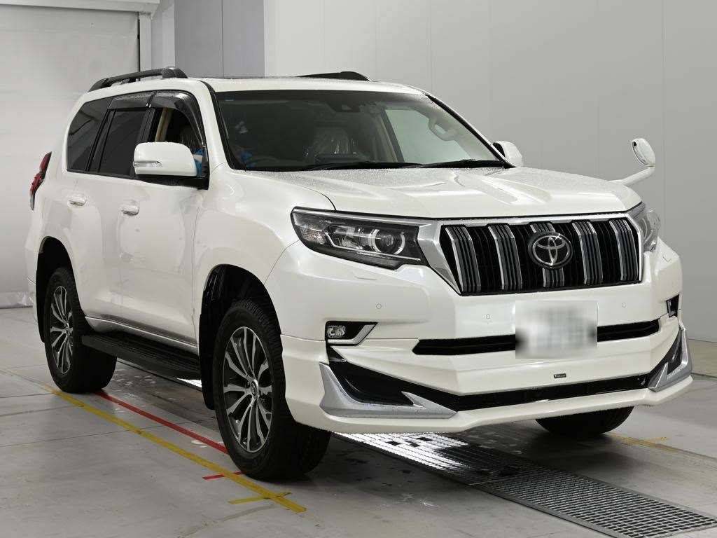 2022 Toyota Land Cruiser Prado TX L Package 4WD auction photo 5
