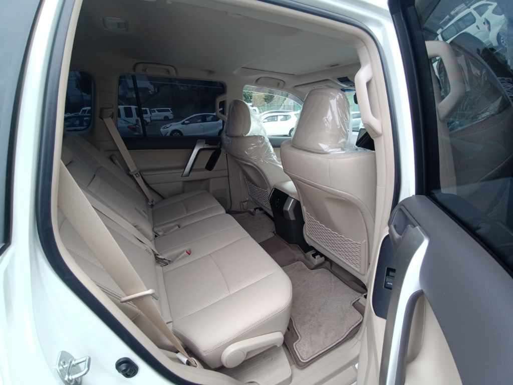 2022 Toyota Land Cruiser Prado TX L Package 4WD auction photo 12