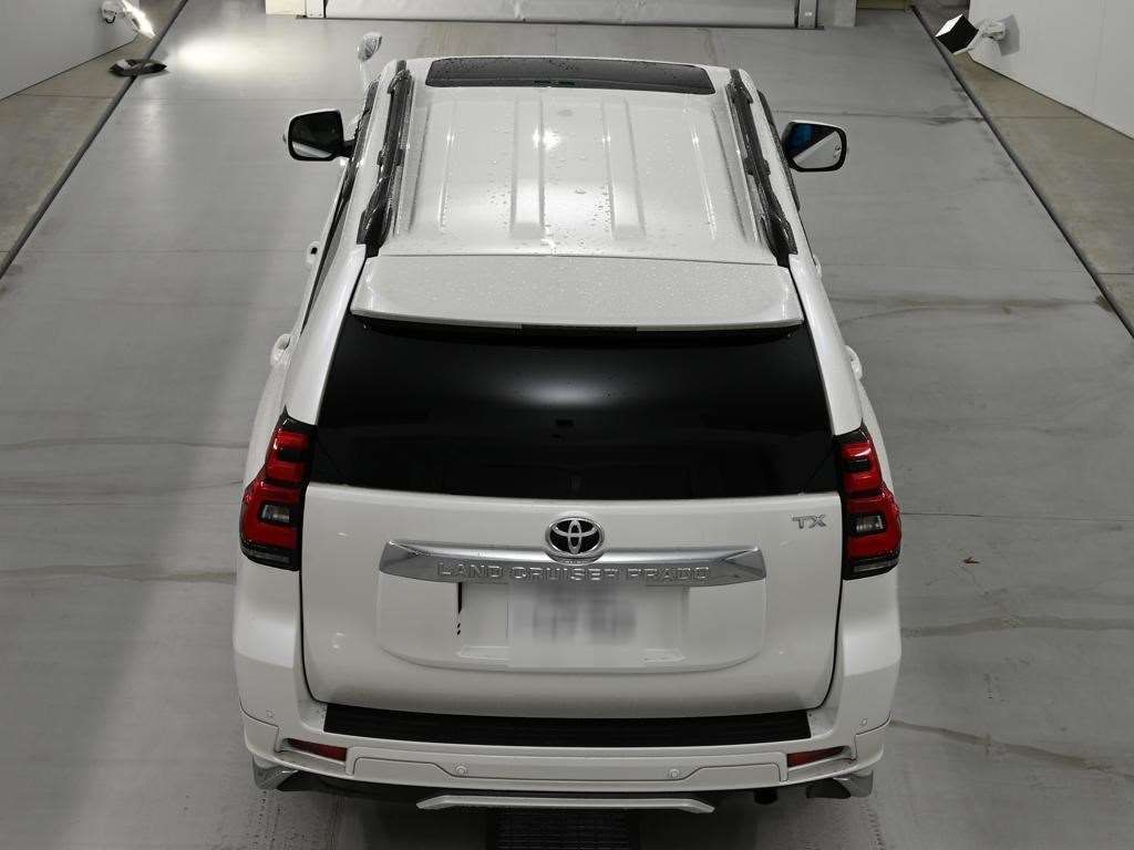 2022 Toyota Land Cruiser Prado TX L Package 4WD auction photo 8