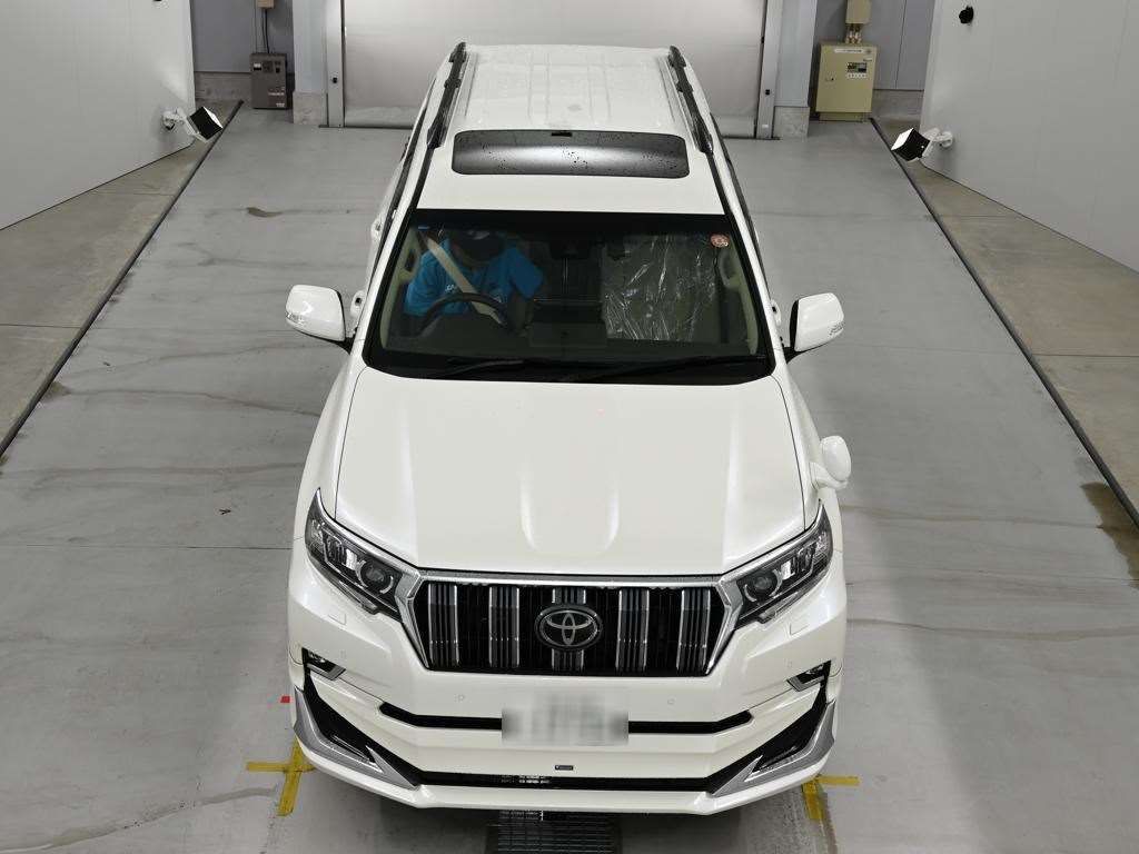 2022 Toyota Land Cruiser Prado TX L Package 4WD auction photo 7