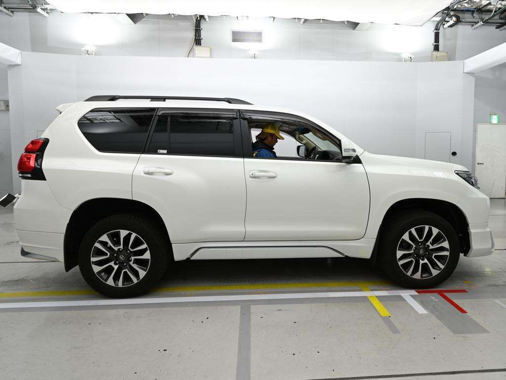 2023 Toyota Land Cruiser Prado TX Lパッケージ 4WD auction photo 3