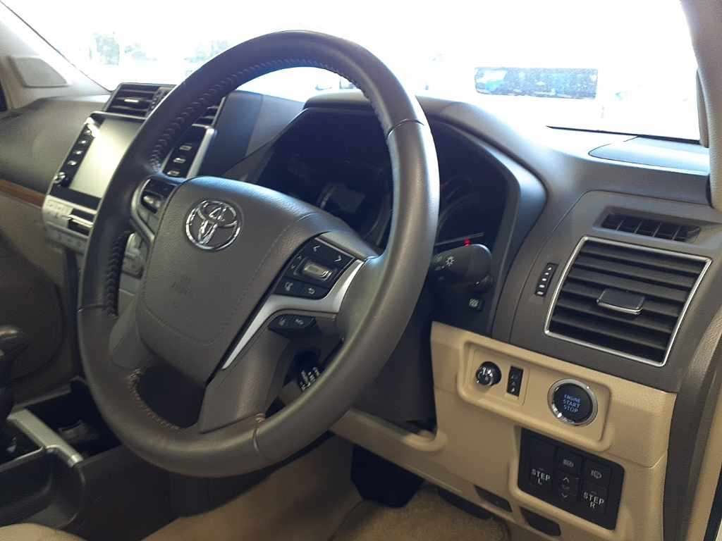 2023 Toyota Land Cruiser Prado TX Lパッケージ 4WD auction photo 9