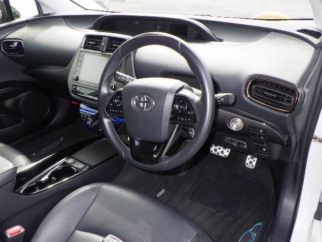 2021 Toyota Prius Sツーリングセレクションブラックエディション auction photo 3