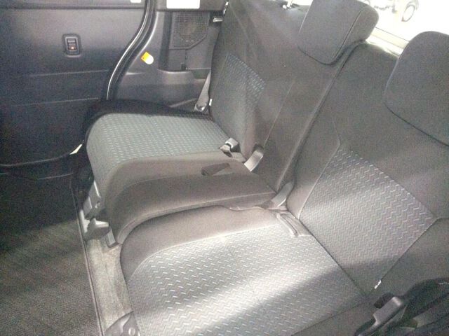 2022 Toyota Roomy カスタムG auction photo 6