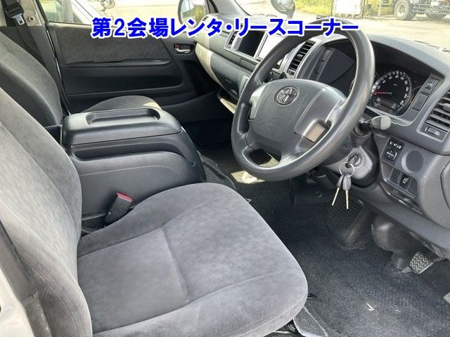 2015 Toyota Hiace Grand Cabin auction photo 5