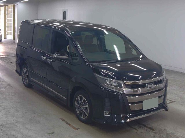2018 Toyota Noah SI WXB Japan auction vehicle