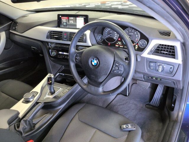 2017 BMW 3 Series 318I auction photo 3