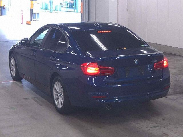 2017 BMW 3 Series 318I auction photo 2