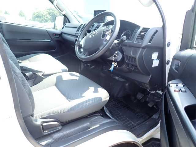 2021 Toyota Hiace DX 4WD auction photo 6