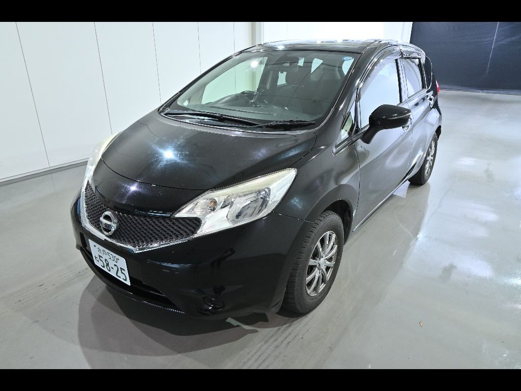 2015 Nissan ノート HB X DIG-S Vセレクション+セーフティ auction photo 4
