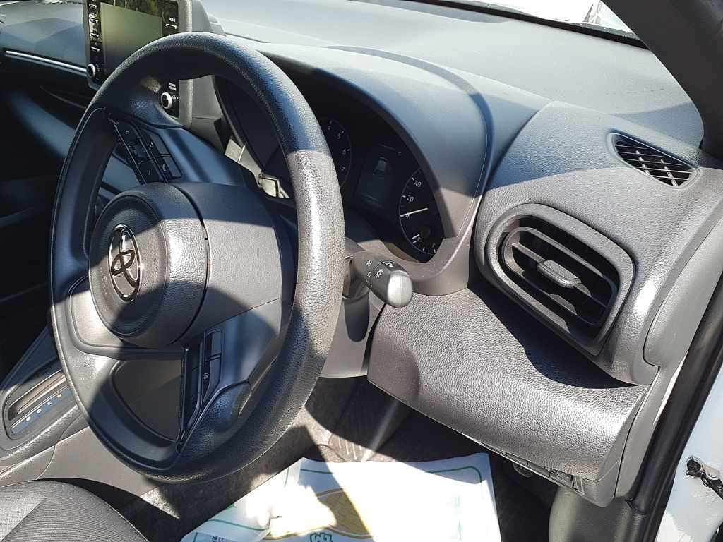 2023 Toyota Yaris X スマートエントリーパッケージ auction photo 9
