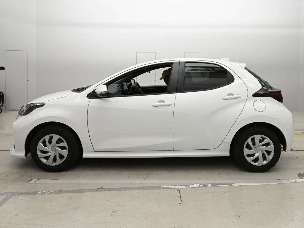 2023 Toyota Yaris X スマートエントリーパッケージ auction photo 4