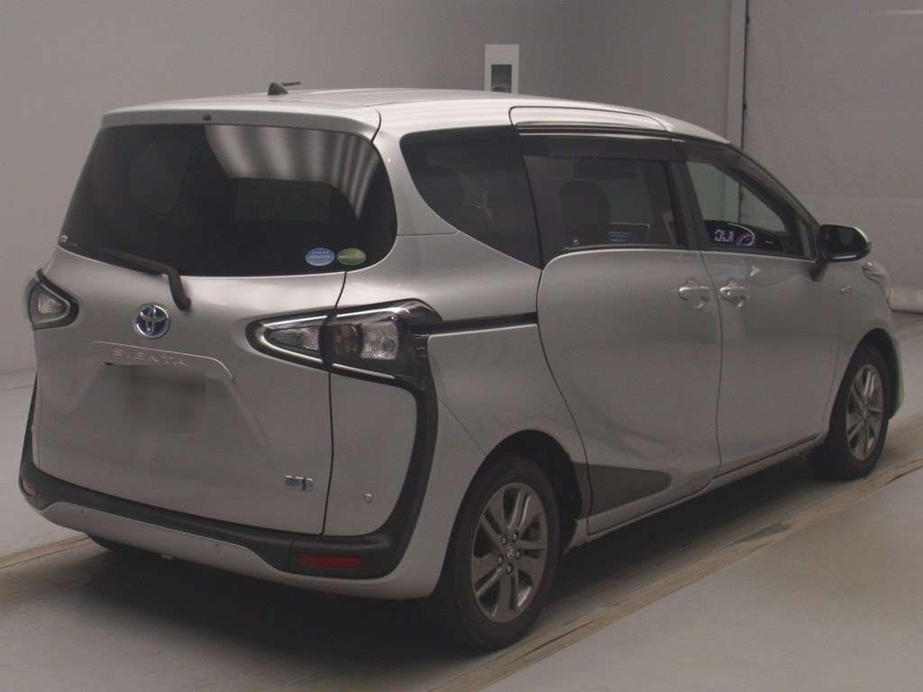 2019 Toyota Sienta ハイブリッドG auction photo 2