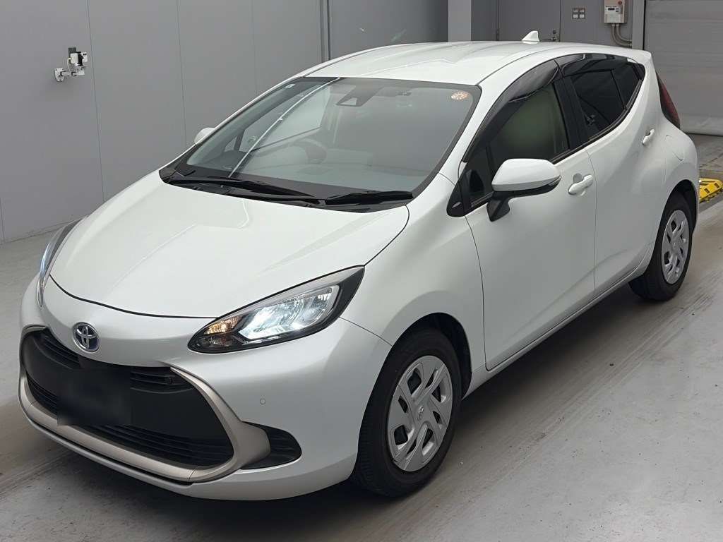 Japan Auction Vehicles 4 2021 Toyota Aqua G auction photo