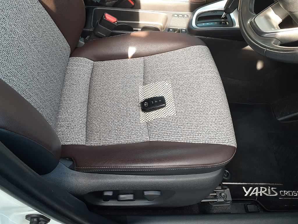 2022 Toyota Yaris Cross ハイブリッドZ auction photo 10