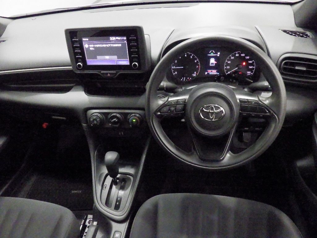 2023 Toyota ヤリス 5HB X auction photo 3