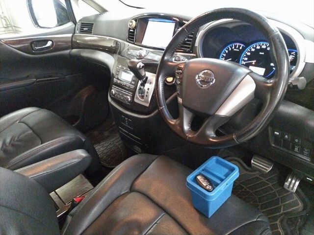 2012 Nissan Elgrand 250 Highway Star 4WD auction photo 3