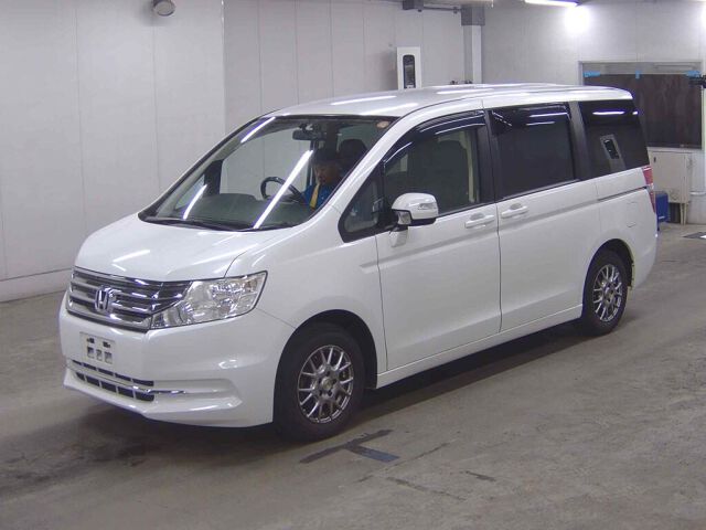 2012 Honda Stepwgn G auction photo 4