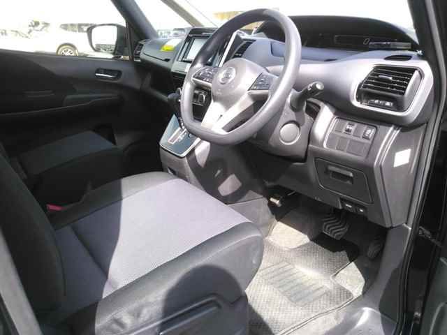 2020 Nissan Serena auction photo 3