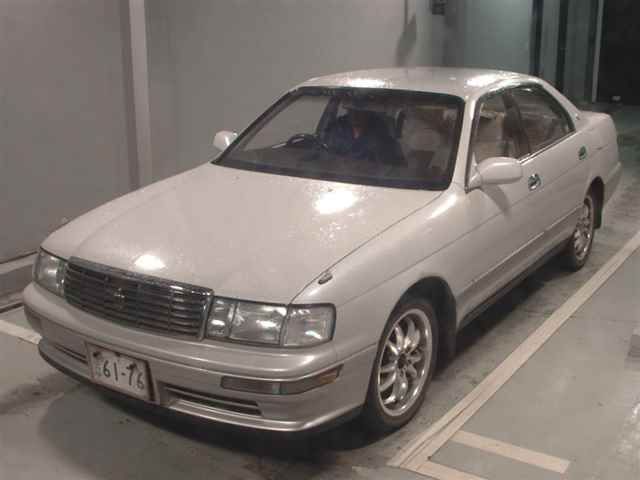 1995 Toyota Crown ロイヤルサルーンG auction photo 4