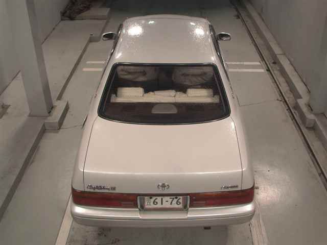 1995 Toyota Crown ロイヤルサルーンG auction photo 7
