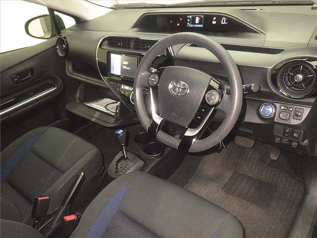 2018 Toyota Aqua S スマートエントリーPKG トヨタ auction photo 3