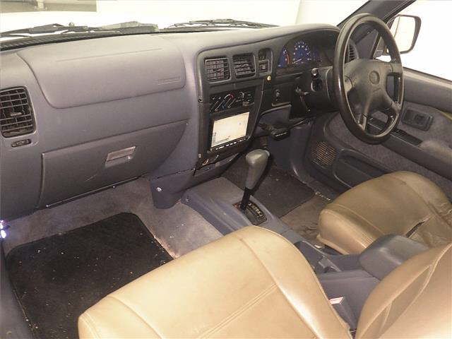 2003 Toyota Hilux Sports Pickup Extra auction photo 4