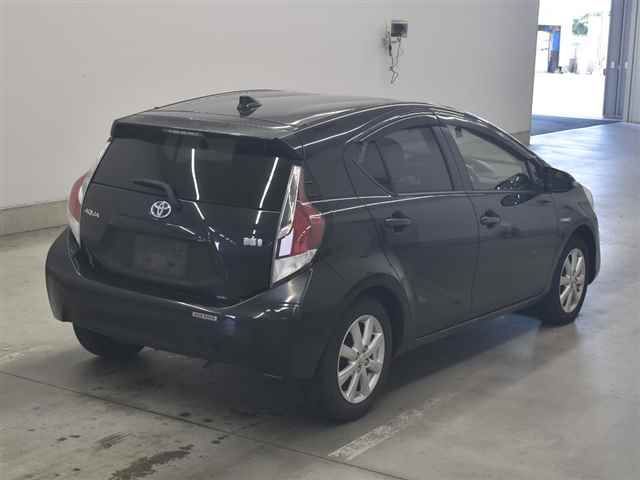 2015 Toyota Aqua G auction photo 5