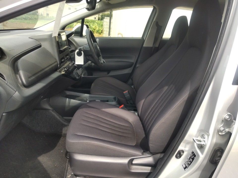2023 Toyota Aqua auction photo 16