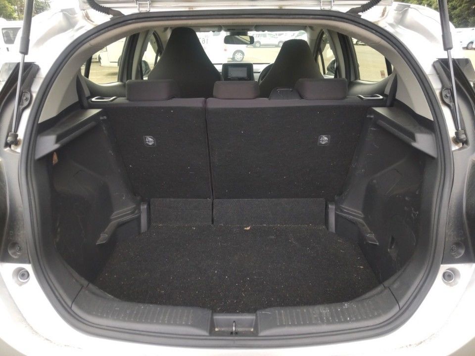 2023 Toyota Aqua auction photo 8