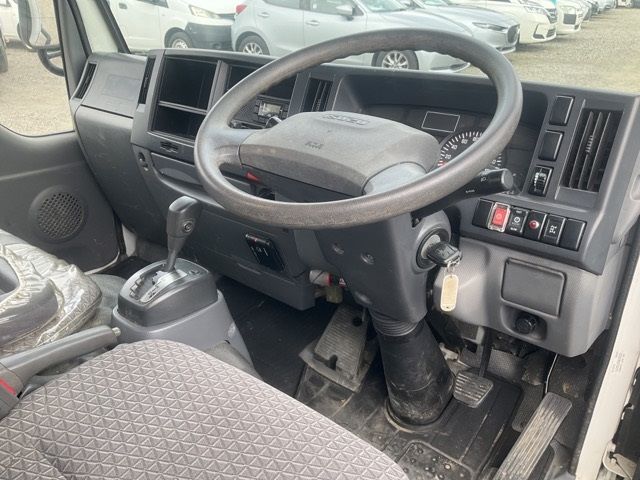 2018 Isuzu Elf Flat crane, 3-stage auction photo 5