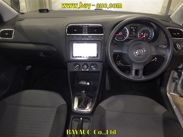 2010 Volkswagen VW ポロ TSIコンフォートライン auction photo 6