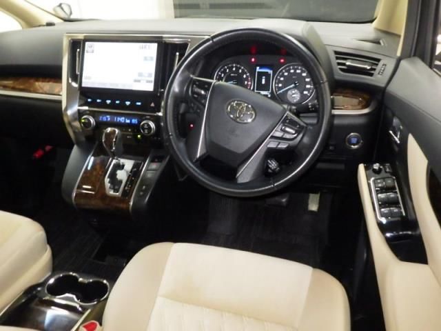 2020 Toyota Vellfire X auction photo 3