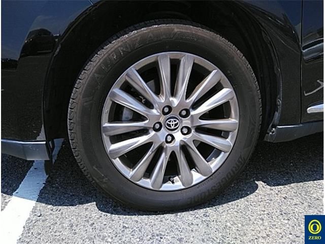 2019 Toyota Harrier auction photo 10