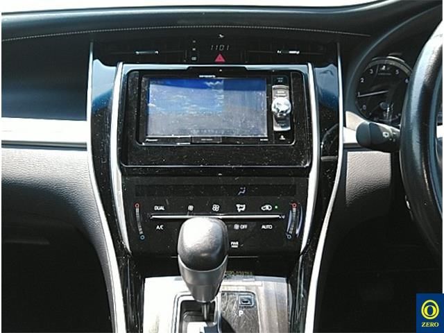2019 Toyota Harrier auction photo 6