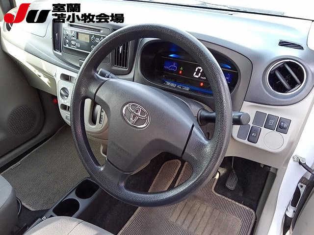 2015 Toyota Pixis Epoch 4WD XF auction photo 6