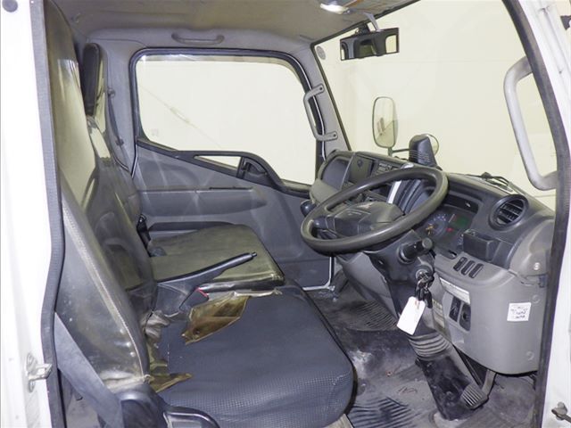 2018 Mitsubishi Fuso Canter Flatbed auction photo 5