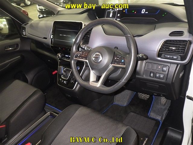 2022 Nissan Serena e-パワー ハイウェイスターV auction photo 3