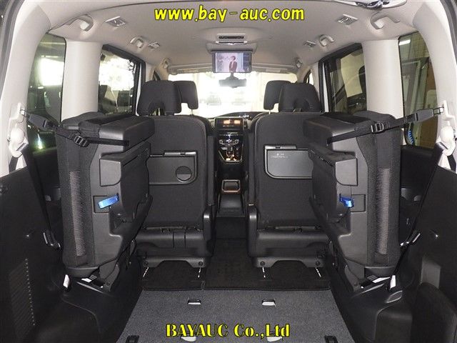 2022 Nissan Serena e-パワー ハイウェイスターV auction photo 6