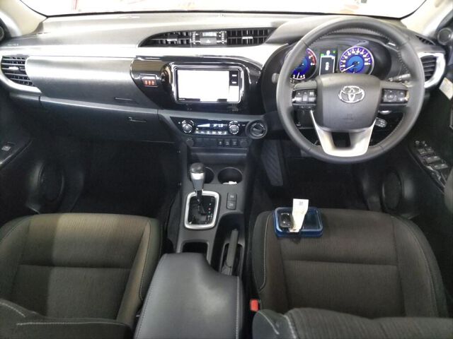 2018 Toyota Hilux Z 4WD auction photo 3