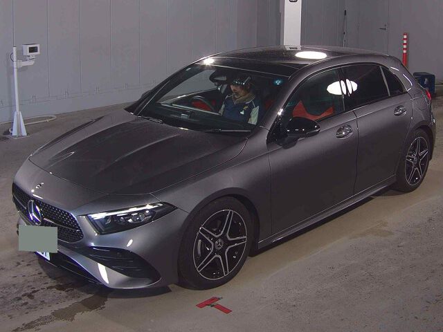 2026 Mercedes-Benz A-Class 180 Urban Stars auction photo 4