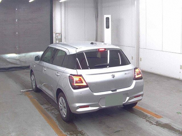 2023 Suzuki Swift XG auction photo 2
